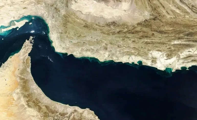 selat hormuz