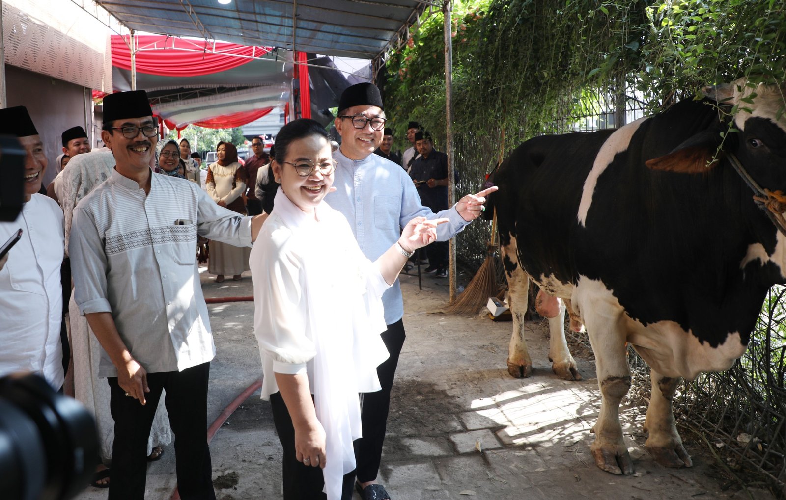 Agustina, Wali Kota Semarang menyerahkan hewan kurban di kompleks Balaikota Semarang/istimewa