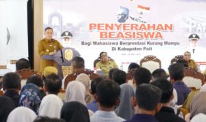 Sebanyak 194 Mahasiswa Berprestasi Kurang Mampu di Pati Terima Beasiswa