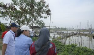 Walkot Semarang Agustina melakukan tinjauan ke Tambakrejo/Semarangkota