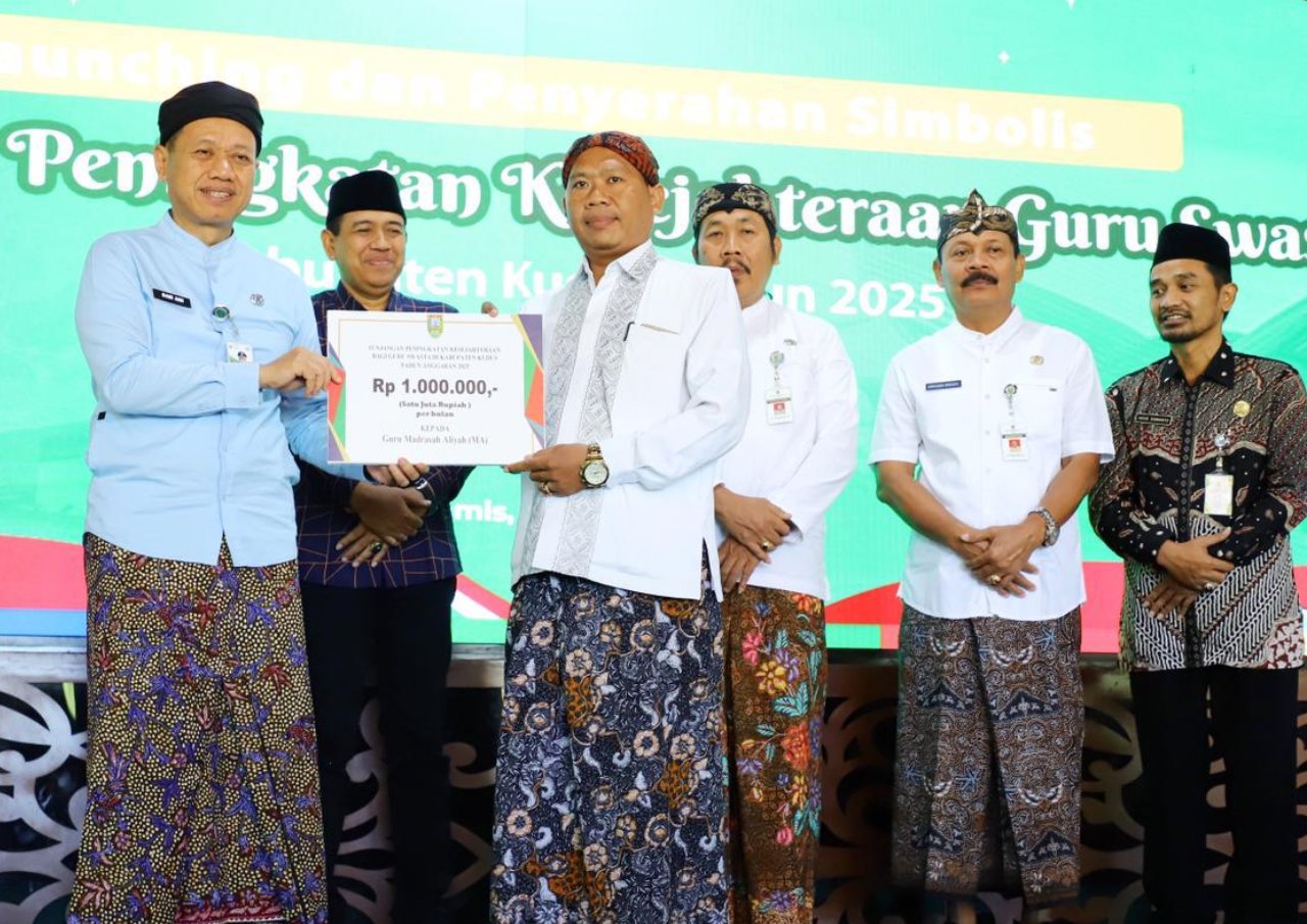 Ribuan Guru Swasta di Kudus Terima Bantuan Honorarium