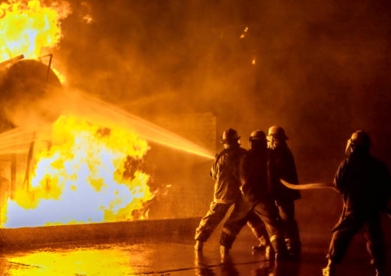 Sebuah Restoran di Kota Lama Semarang Terbakar Habis