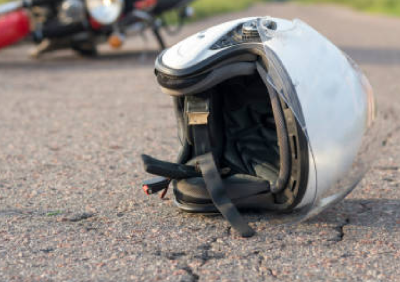 Pengendara Motor di Semarang Tewas di Tempat Usai Tabrak Truk Parkir Sembarangan