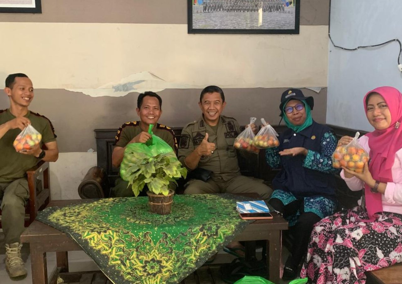 Hasil Panen Tidak Terserap Maksimal di Pasar, ASN dan Sekolah Diajak Beli Tomat Petani