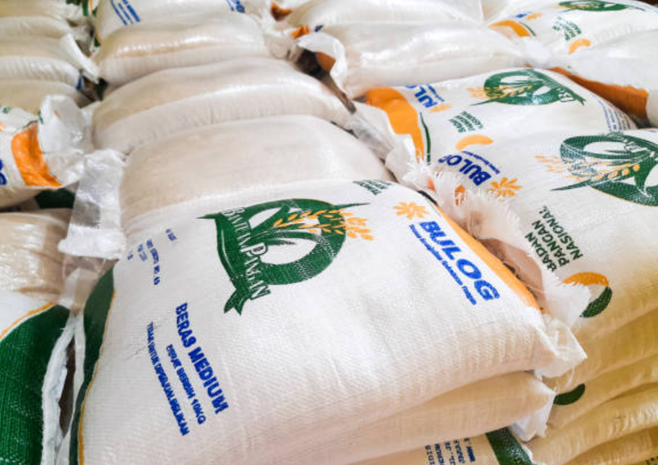 1 Ton Beras Premium Disalurkan ke Korban Banjir Desa Sidoarjo Pati