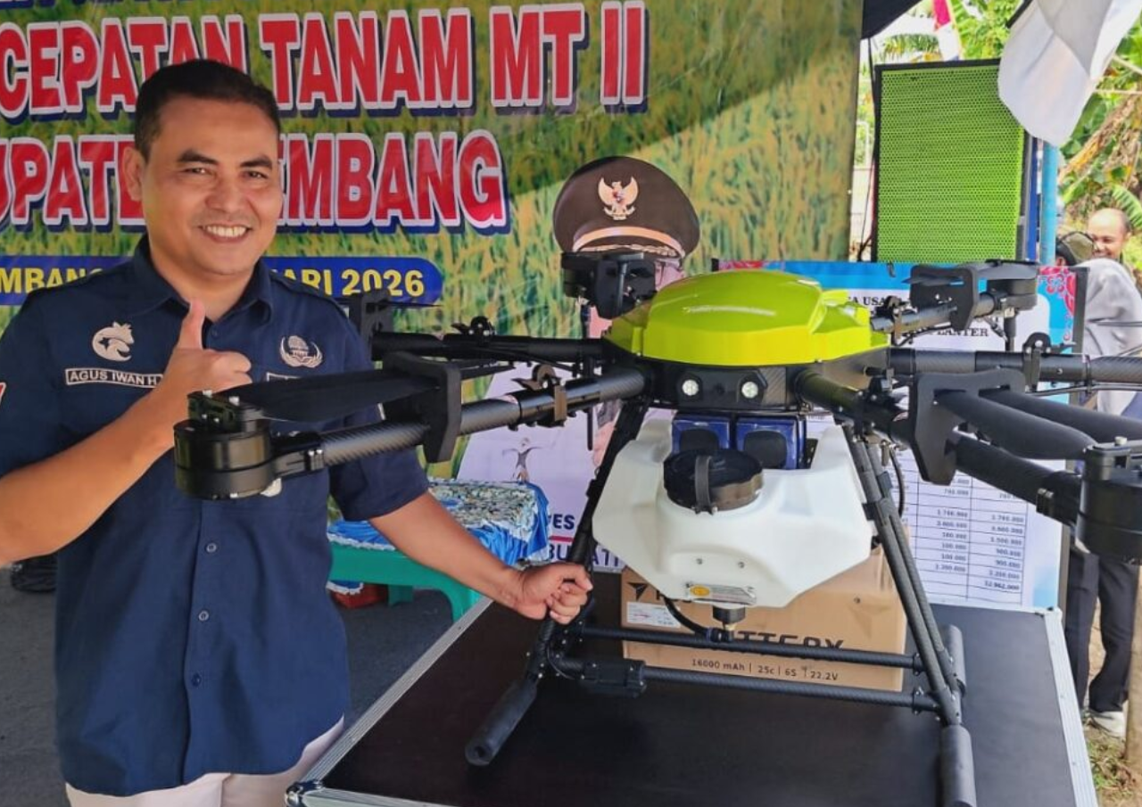 Petani Rembang Didorong Gunakan Drone untuk Olah Lahan