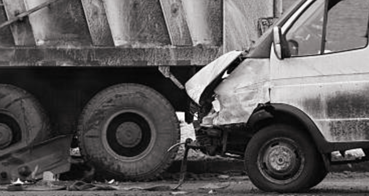 Tak Kuat Menanjak, 2 Truk Jatuh ke Jurang di Desa Bedono Semarang