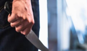 Adik di Semarang Tikam Kakak karena Tersinggung Ucapan saat Mabuk