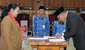 Walkot Agustina Lantik Handi Priyanto Jadi Sekda Kota Semarang Agustina Lantik Handi Priyanto Sebagai Sekda Kota Semarang, Pengawalan MTQ Nasional Jadi Tugas Pertama