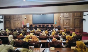 Foto : Audiensi PPPK Paruh Waktu di Ruang Rapat Paripurna DPRD Kabupaten Pati. (Sumber. Mitrapost.com/ Ilham)