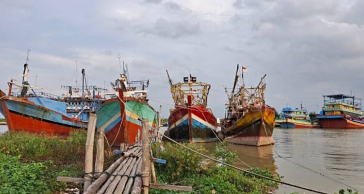 berita-pati-silugonggo Terungkap Modus Pencurian BBM Saat Kapal Berlabuh di Sungai Silugonggo