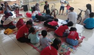Warga Perum RSS Sidokerto Ikuti Lomba HUT RI, Mulai dari Estafet Air Hingga Mewarnai