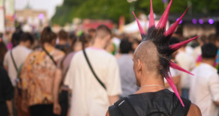 anak-punk-tawuran Anak Punk di Semarang Terlibat Tawuran dengan Warga Buntut Tendang Gerobak Jualan Cilok