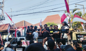 Kerahkan 200 Orang Demo Bank Mandiri, Botok Cs Minta Klarifikasi Regulasi Pemblokiran Rekening